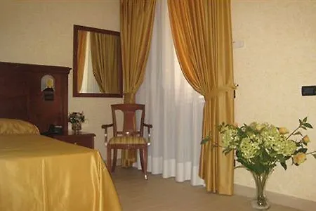 Pino Hotell 3*