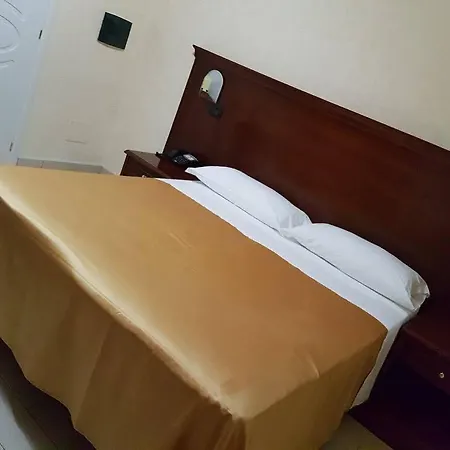 Pino Hotell