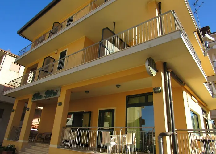 Pino מלון ג'יצריה